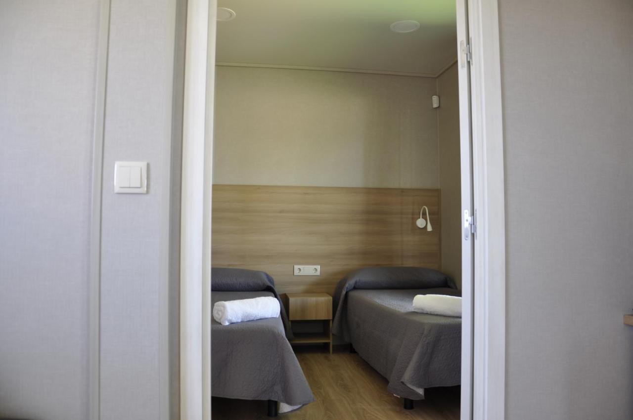 Cruceros Alqueva Hostel Cheles Exterior photo