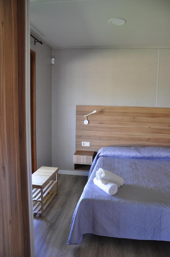 Cruceros Alqueva Hostel Cheles Exterior photo